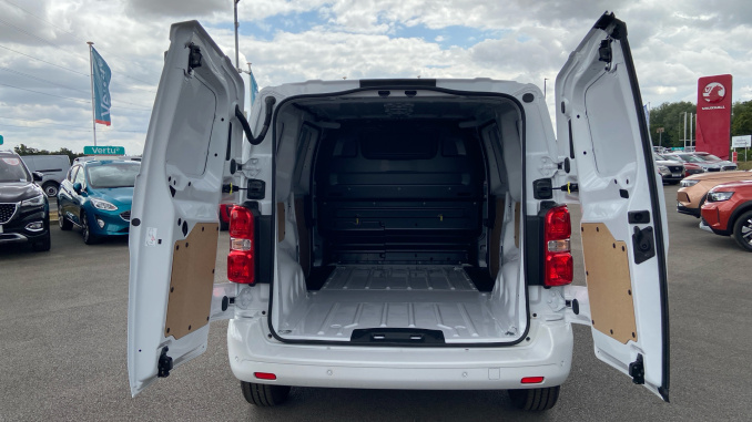 Vauxhall Vivaro L1 Diesel 1.5 Turbo D 120 Pro H1 Van - Image 5